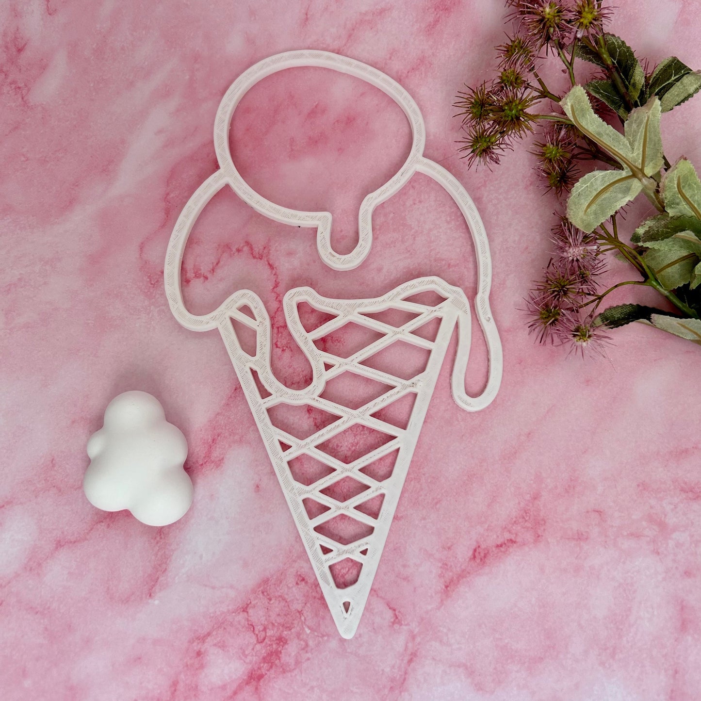 Cornet de glace décoration murale enfance personnalisable avec mot ou prénom pour déco enseigne de porte pour chambre bébé à accrocher